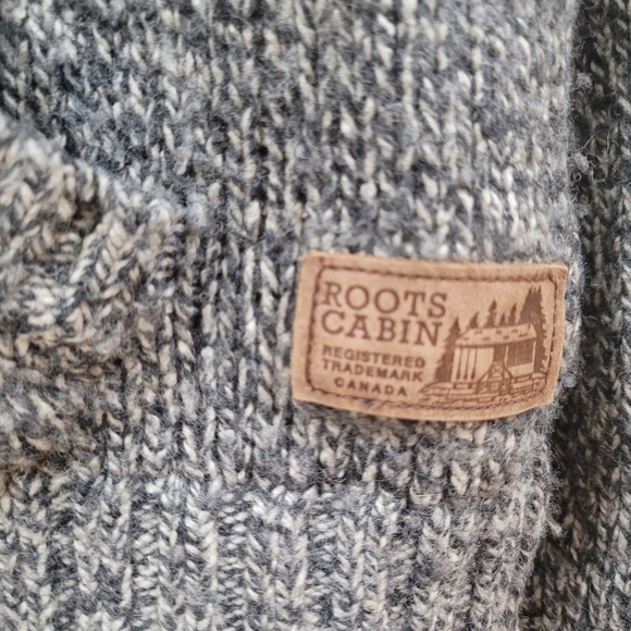 Roots Cabin Hooded pullover sweater - Picture 4 of 8